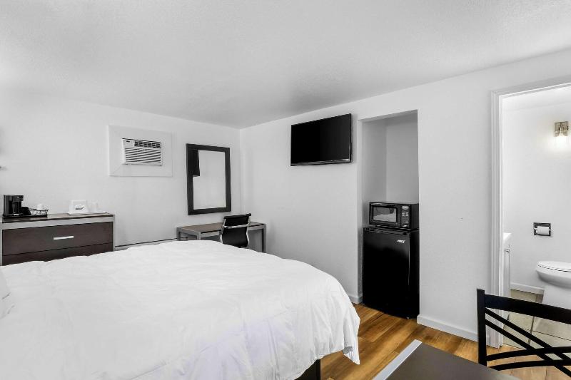 Americas Best Value Inn-Jonesville/Hillsdale image