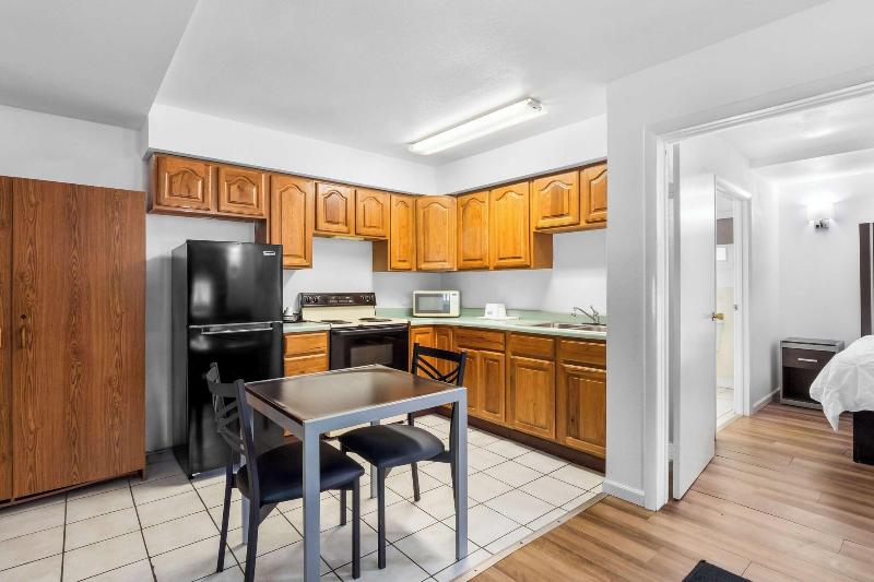 Americas Best Value Inn-Jonesville/Hillsdale image
