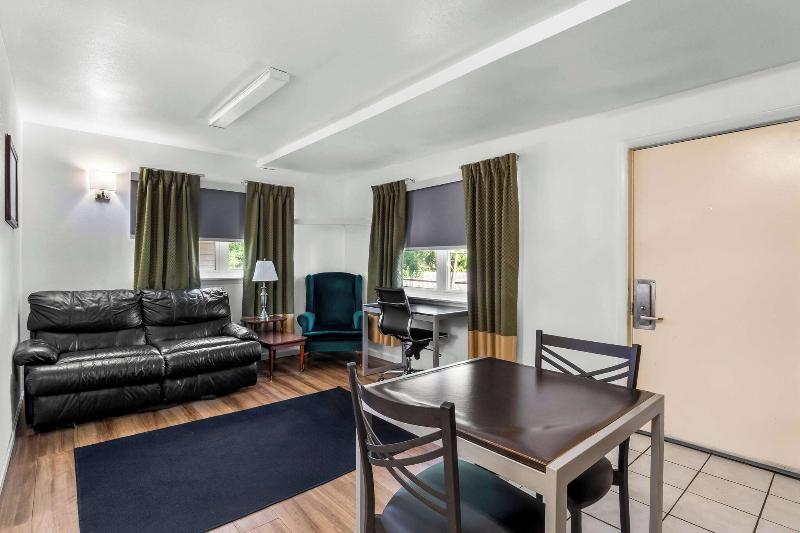 Americas Best Value Inn-Jonesville/Hillsdale image
