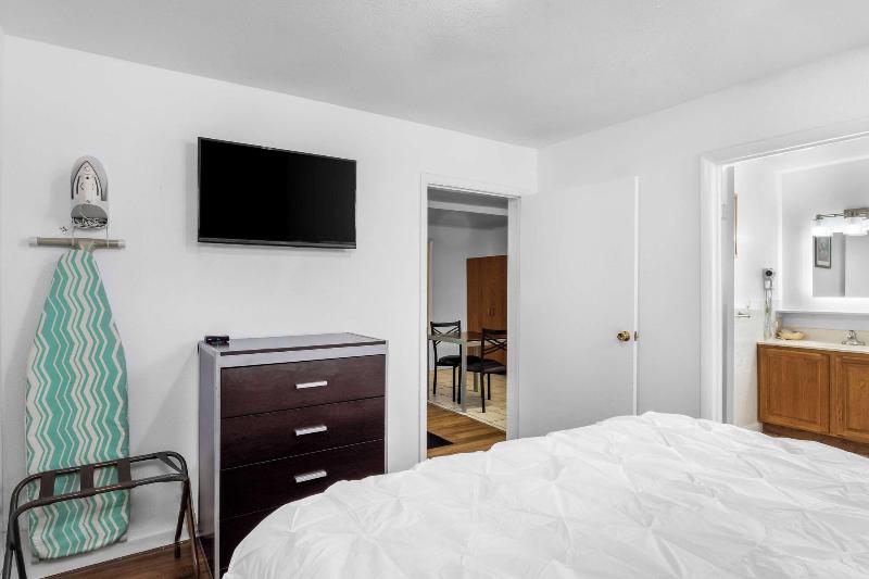 Americas Best Value Inn-Jonesville/Hillsdale image