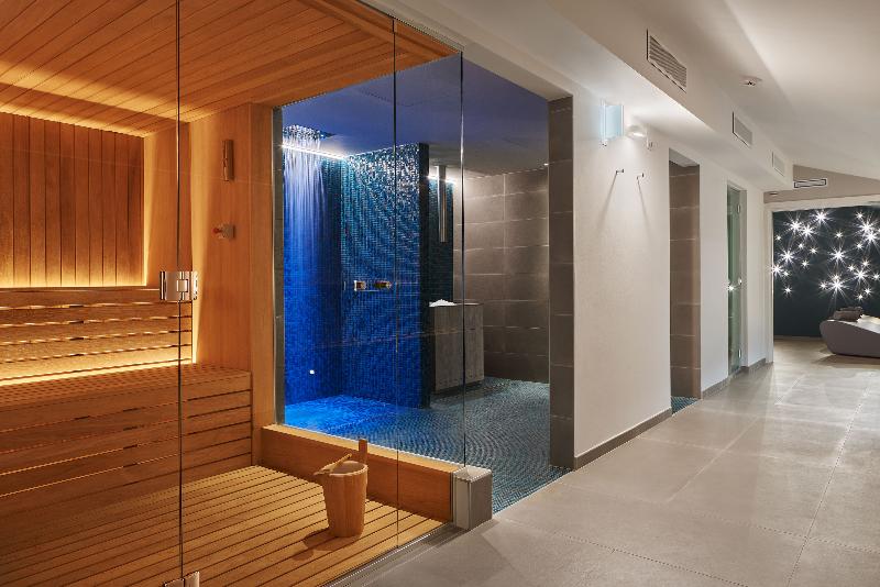 Doubletree By Hilton Trieste image