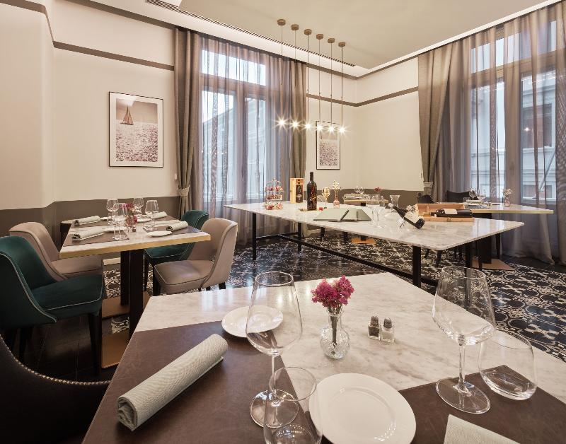 Doubletree By Hilton Trieste image