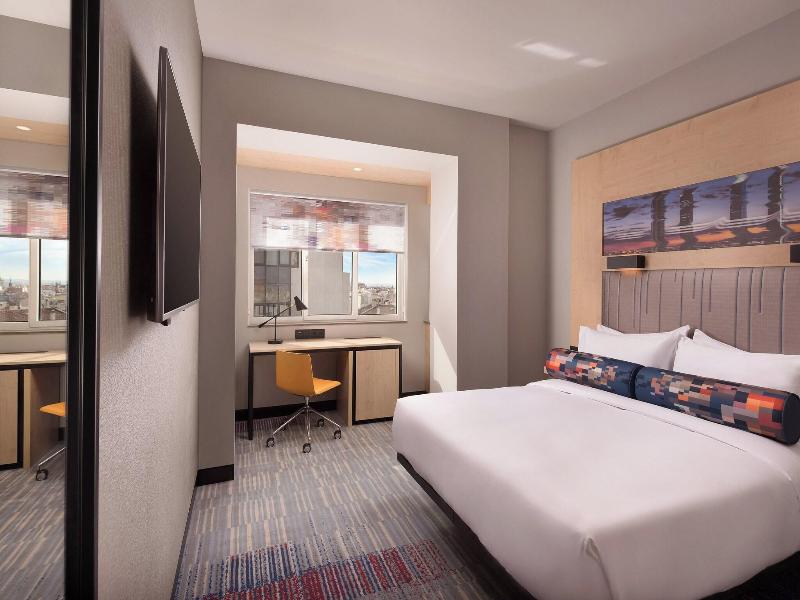 Aloft Madrid Gran Via image