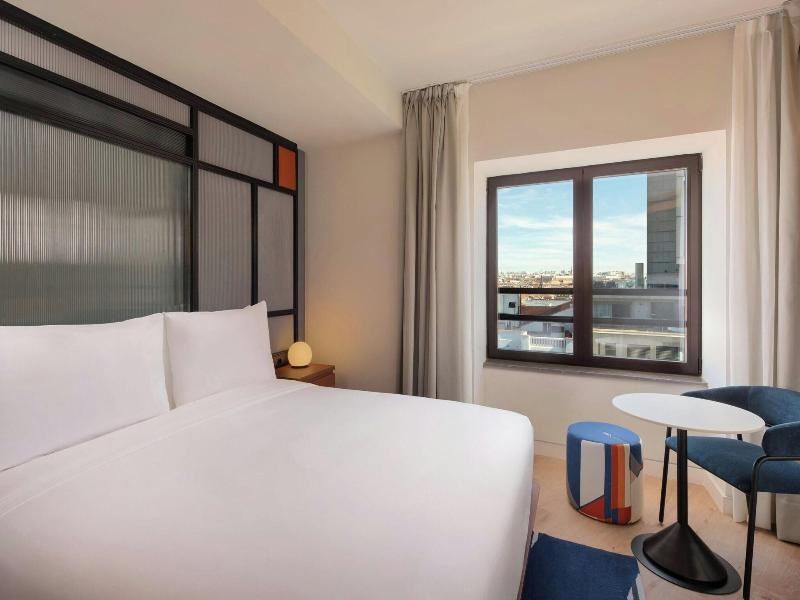 Aloft Madrid Gran Via image