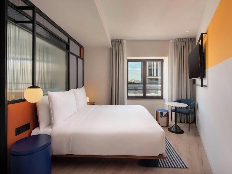 Aloft Madrid Gran Via image