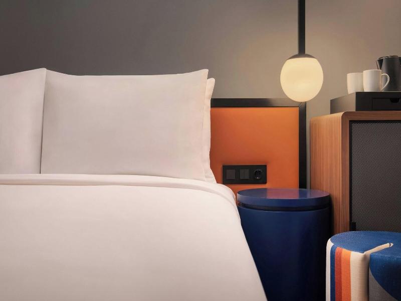 Aloft Madrid Gran Via image