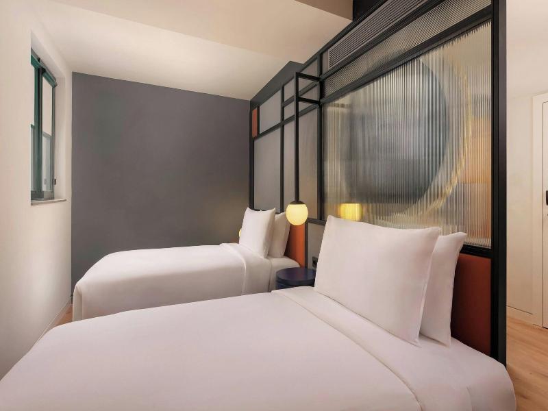 Aloft Madrid Gran Via image