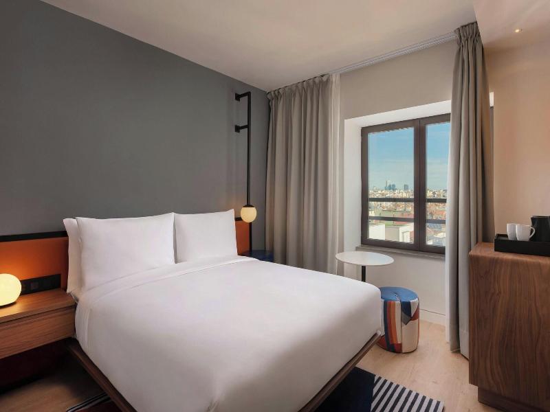 Aloft Madrid Gran Via image