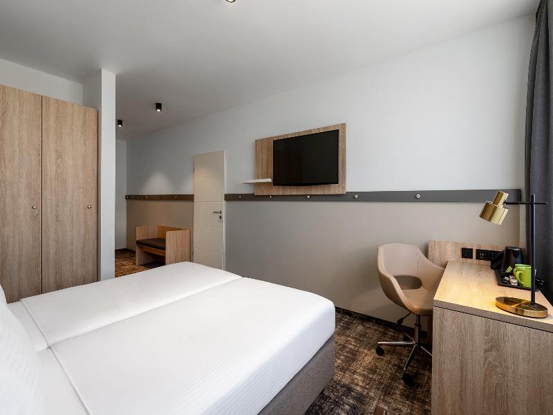 Wyndham Garden Munich Messe Hotel image