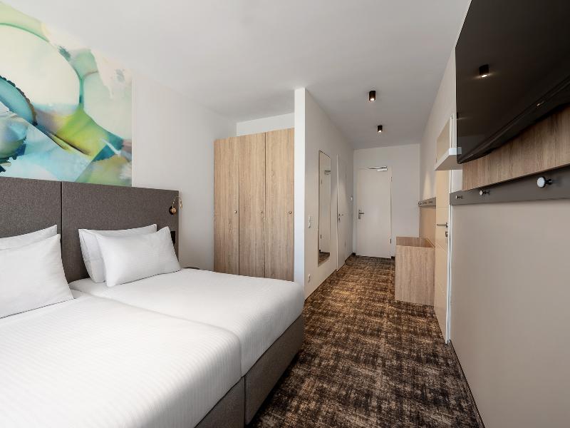 Wyndham Garden Munich Messe Hotel image