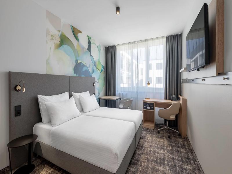 Wyndham Garden Munich Messe Hotel image