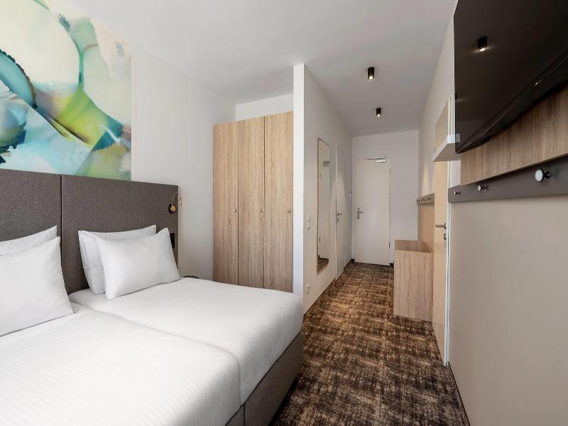 Wyndham Garden Munich Messe Hotel image