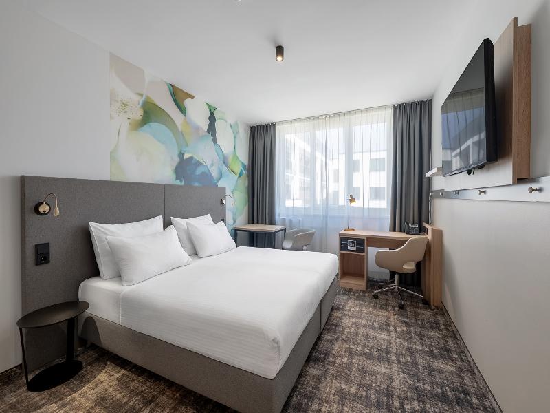 Wyndham Garden Munich Messe Hotel image