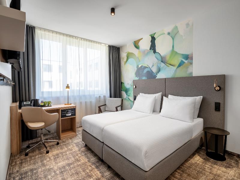 Wyndham Garden Munich Messe Hotel image