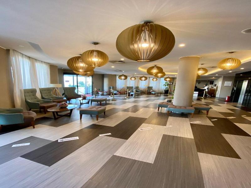 Le Zenith Hotel Oran image