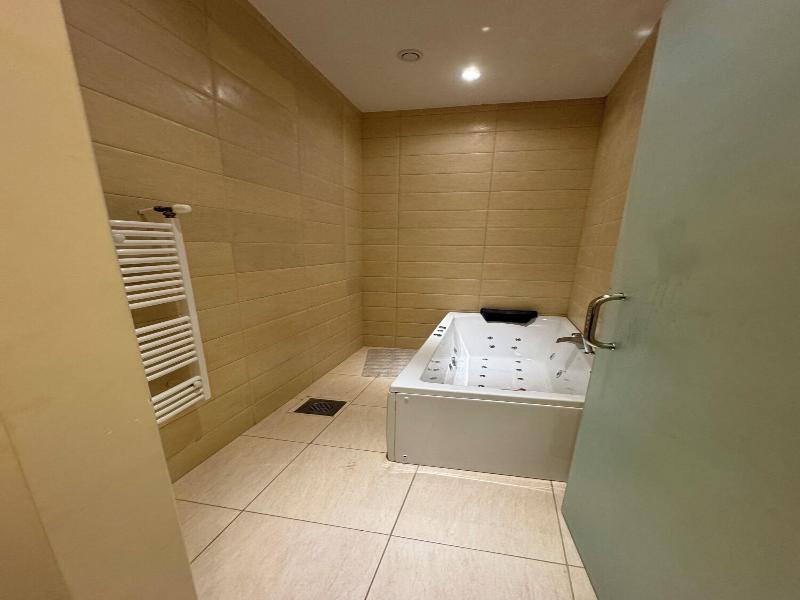 Le Zenith Hotel Oran image