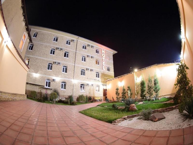 Star Hotel E image