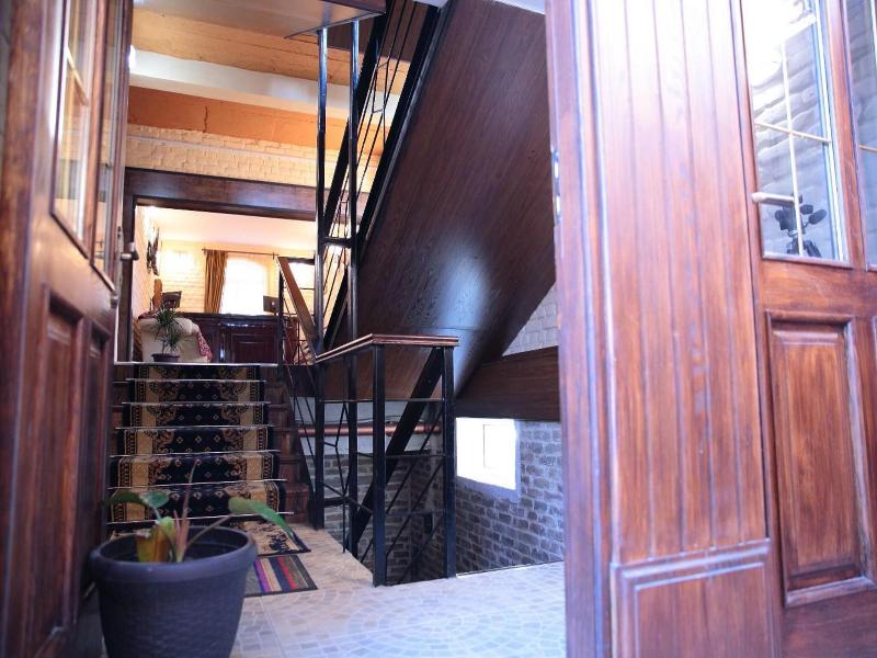 Star Hotel E image