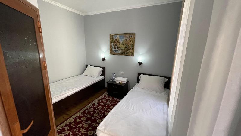 Samarkand Travel Inn E image