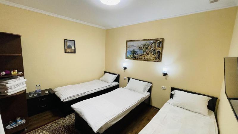 Samarkand Travel Inn E image