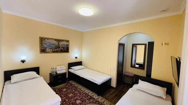 Samarkand Travel Inn E image