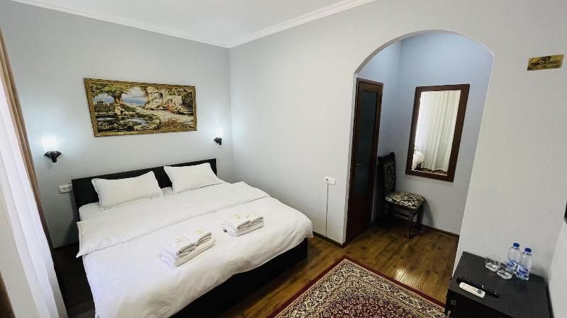 Samarkand Travel Inn E image