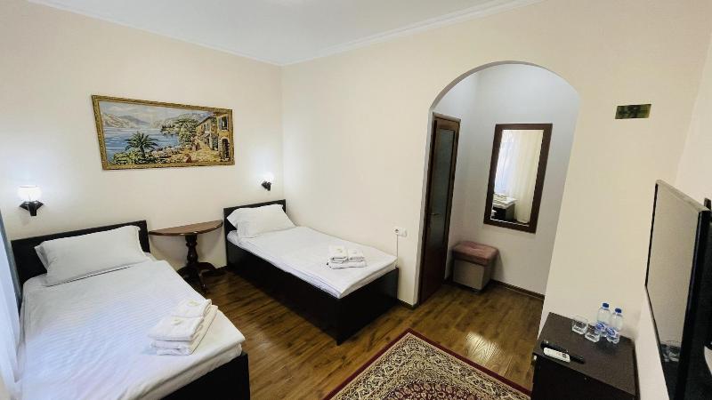 Samarkand Travel Inn E image