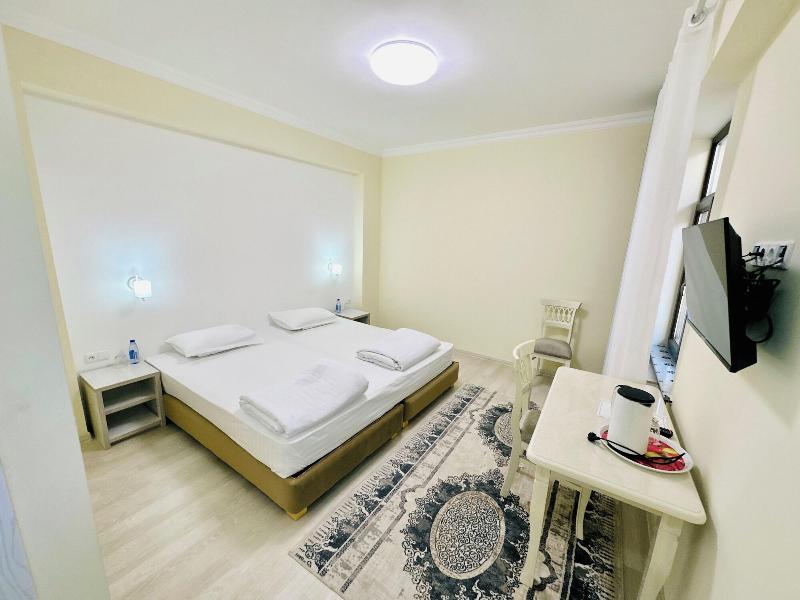 Samarkand Travel Inn E image