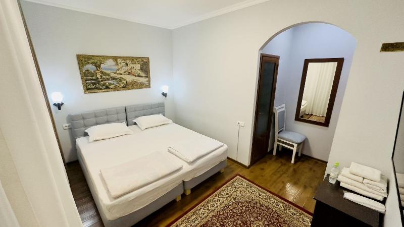 Samarkand Travel Inn E image