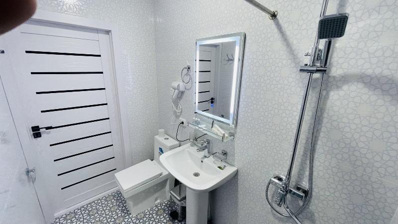Samarkand Travel Inn E image