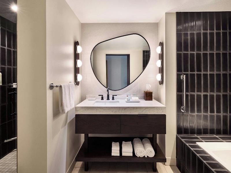 Renaissance Phoenix Glendale Hotel Spa image
