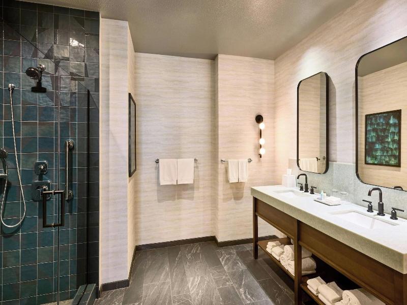 Renaissance Phoenix Glendale Hotel Spa image