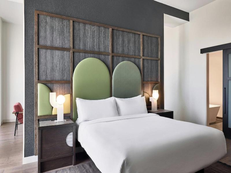 Renaissance Phoenix Glendale Hotel Spa image