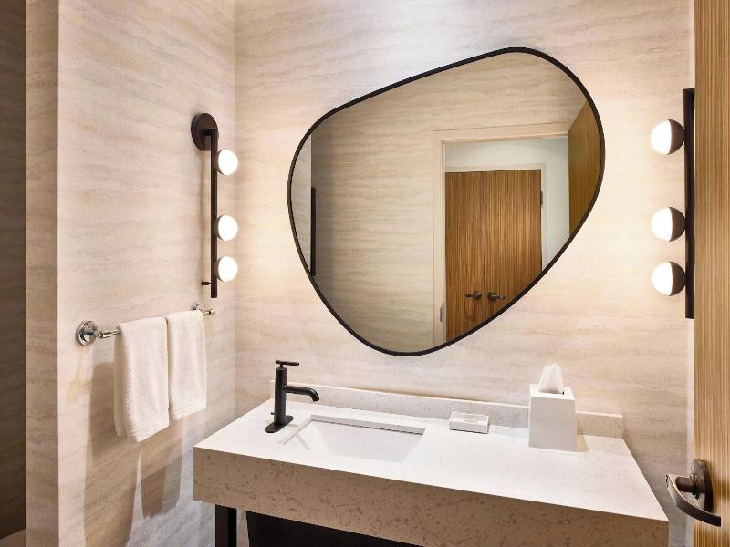 Renaissance Phoenix Glendale Hotel Spa image