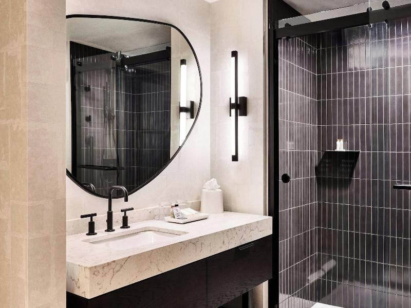 Renaissance Phoenix Glendale Hotel Spa image