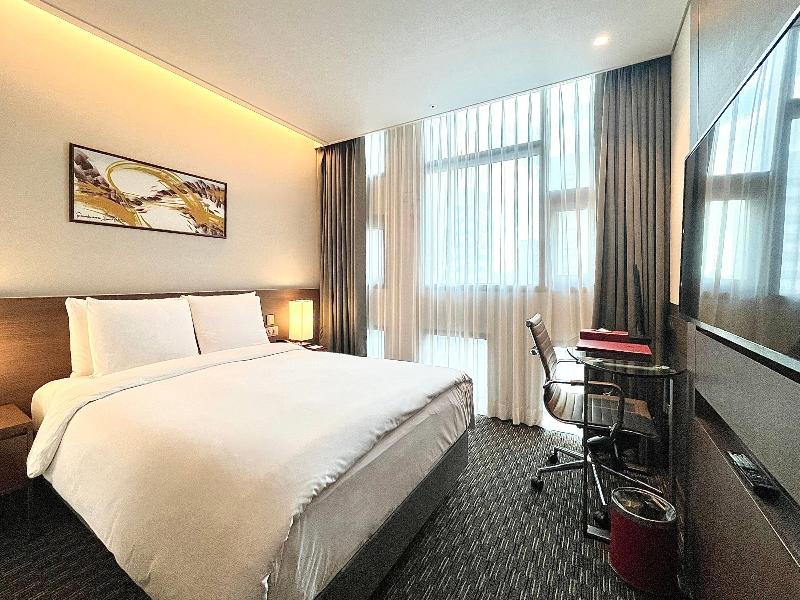 Ramada Encore by Wyndham Busan Station image