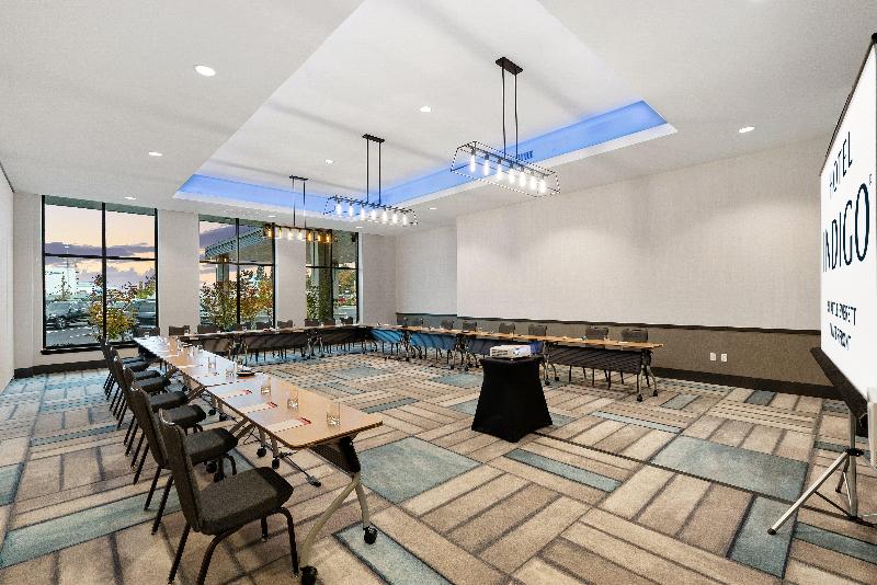 Hotel Indigo Seattle Everett Waterfront image