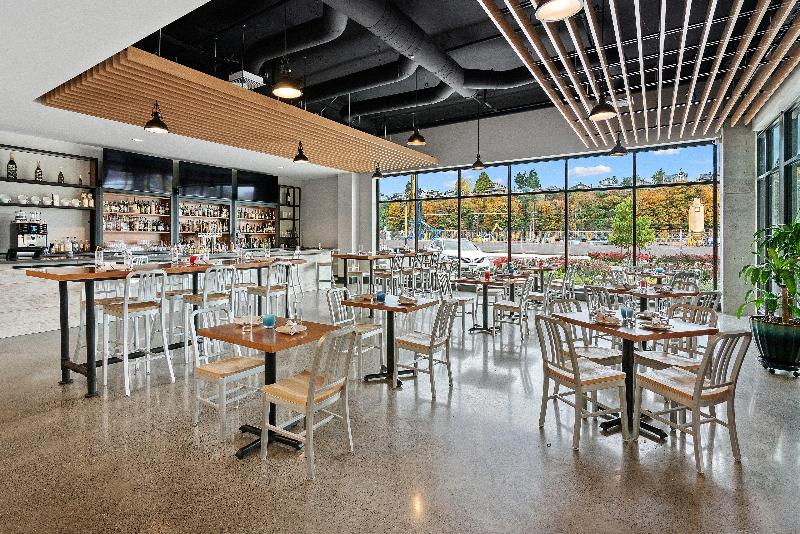 Hotel Indigo Seattle Everett Waterfront image