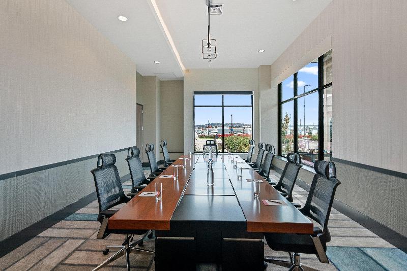 Hotel Indigo Seattle Everett Waterfront image