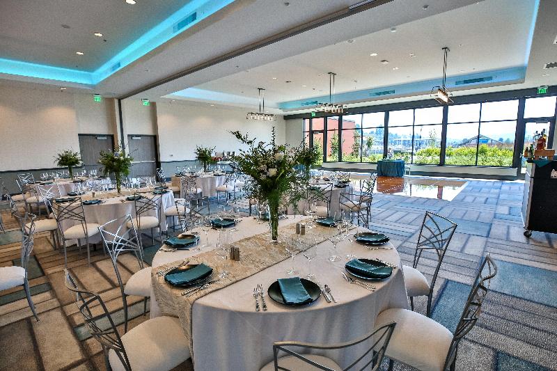 Hotel Indigo Seattle Everett Waterfront image