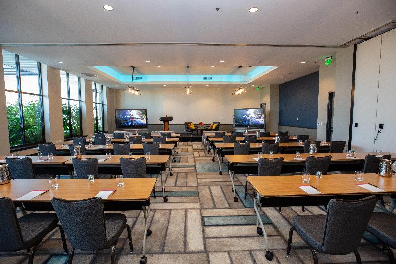 Hotel Indigo Seattle Everett Waterfront image