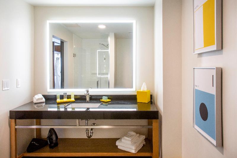 Hotel Indigo Seattle Everett Waterfront image
