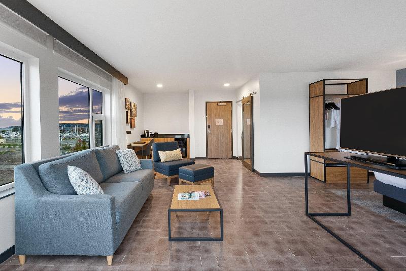 Hotel Indigo Seattle Everett Waterfront image