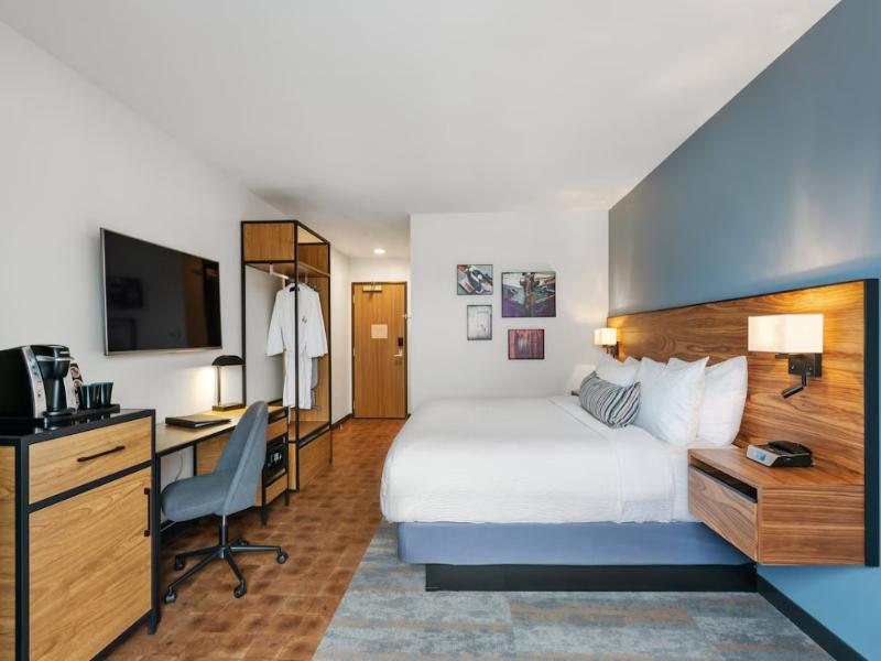 Hotel Indigo Seattle Everett Waterfront image