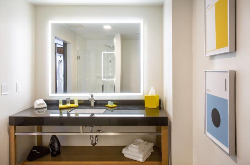 Hotel Indigo Seattle Everett Waterfront image