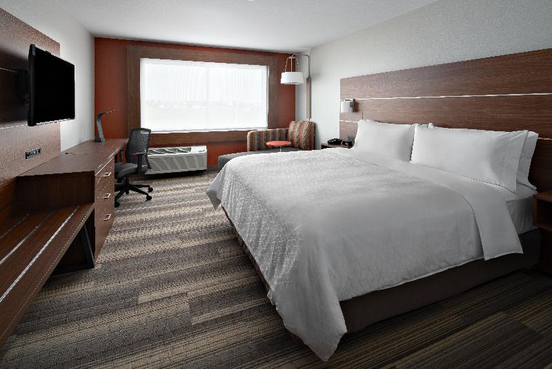 Holiday Inn Express Elkhorn Lake Geneva Area