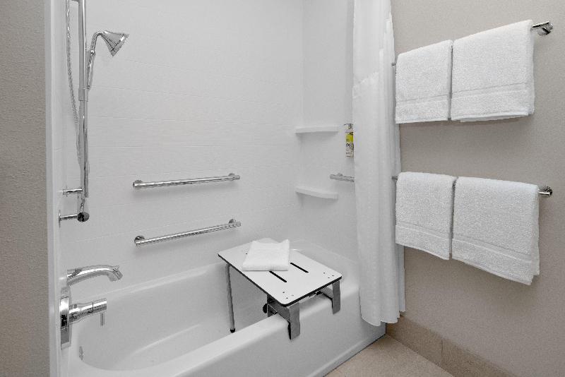 Holiday Inn Express Elkhorn Lake Geneva Area