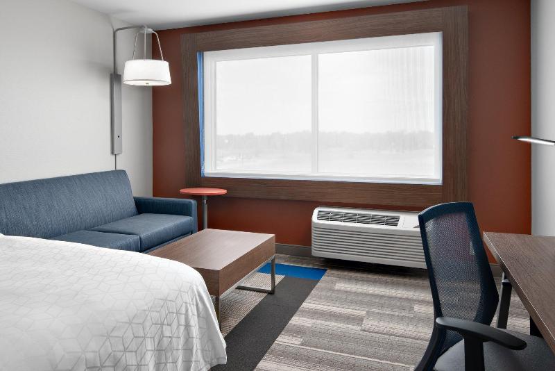 Holiday Inn Express Elkhorn Lake Geneva Area photo 15
