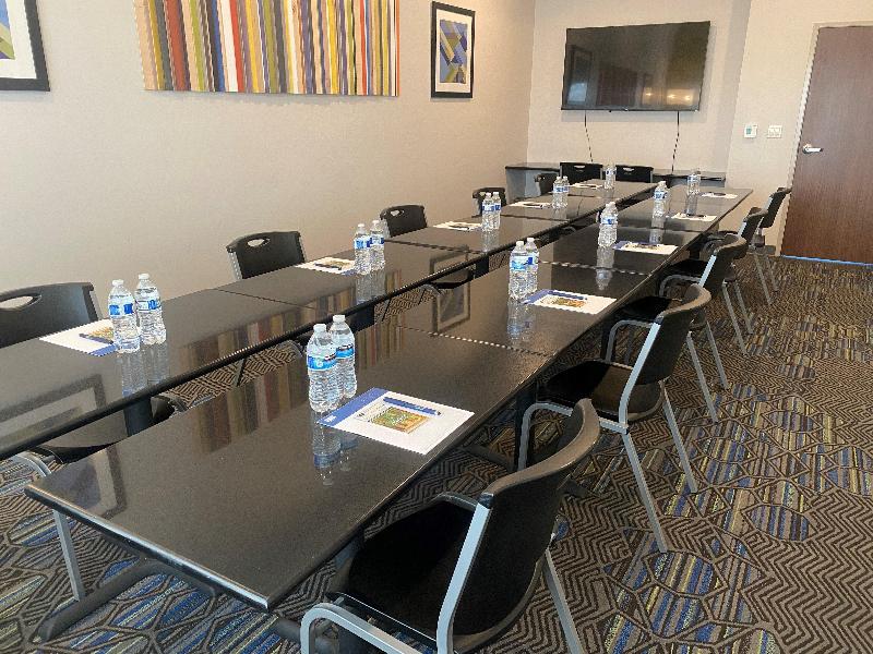 Holiday Inn Express & Suites Auburn Downtown image