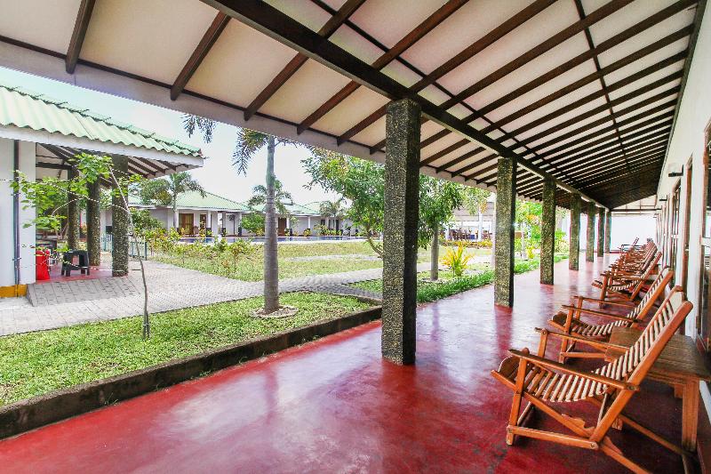Ceylon City Hotel, Mt Lavinia — photo 3